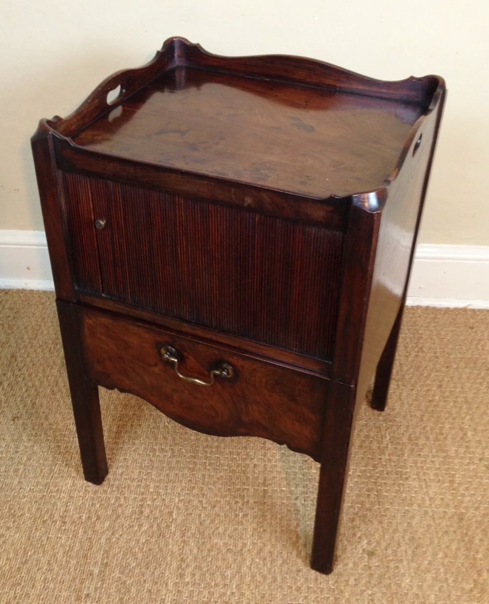 A George 111 mahogany bedside commode c 1780