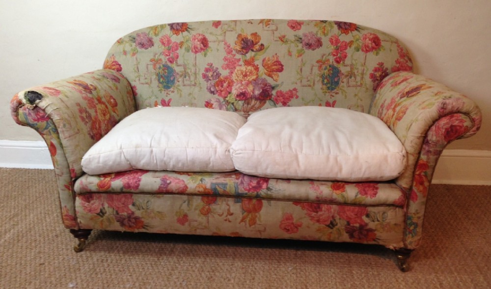 A late Victorian 2 seater sofa c 1900