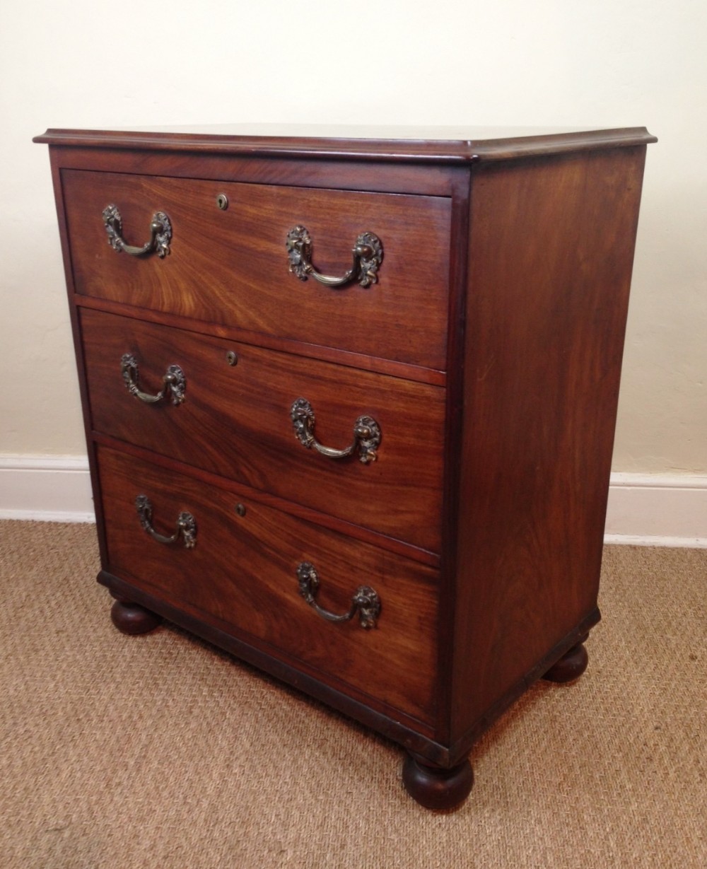 A small William IV mahogany chest of drawers c 1835