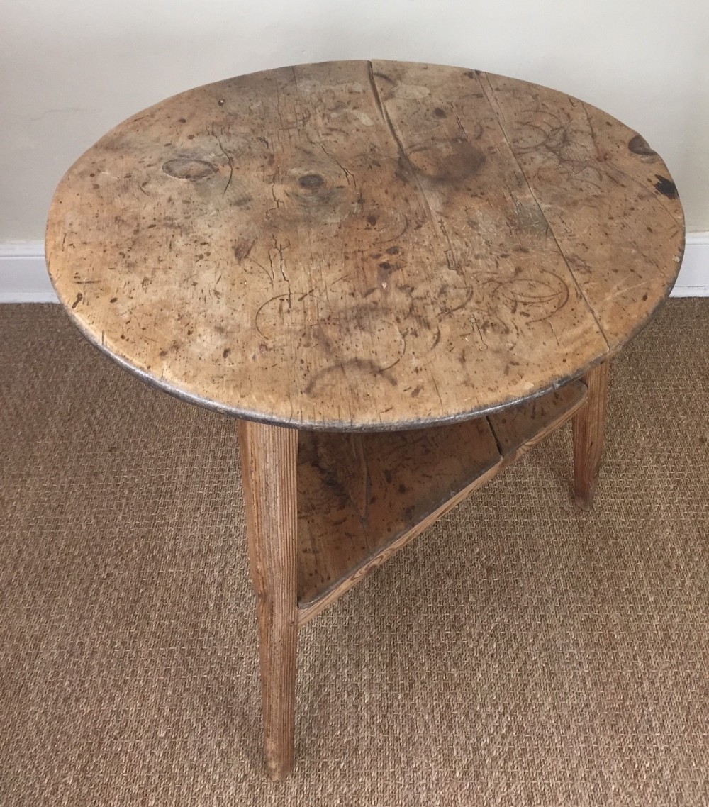 A late Georgian West country pine cricket table c 1830