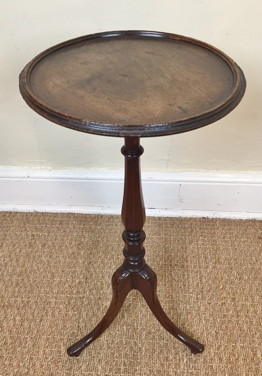 An Edwardian mahogany wine table c 1910