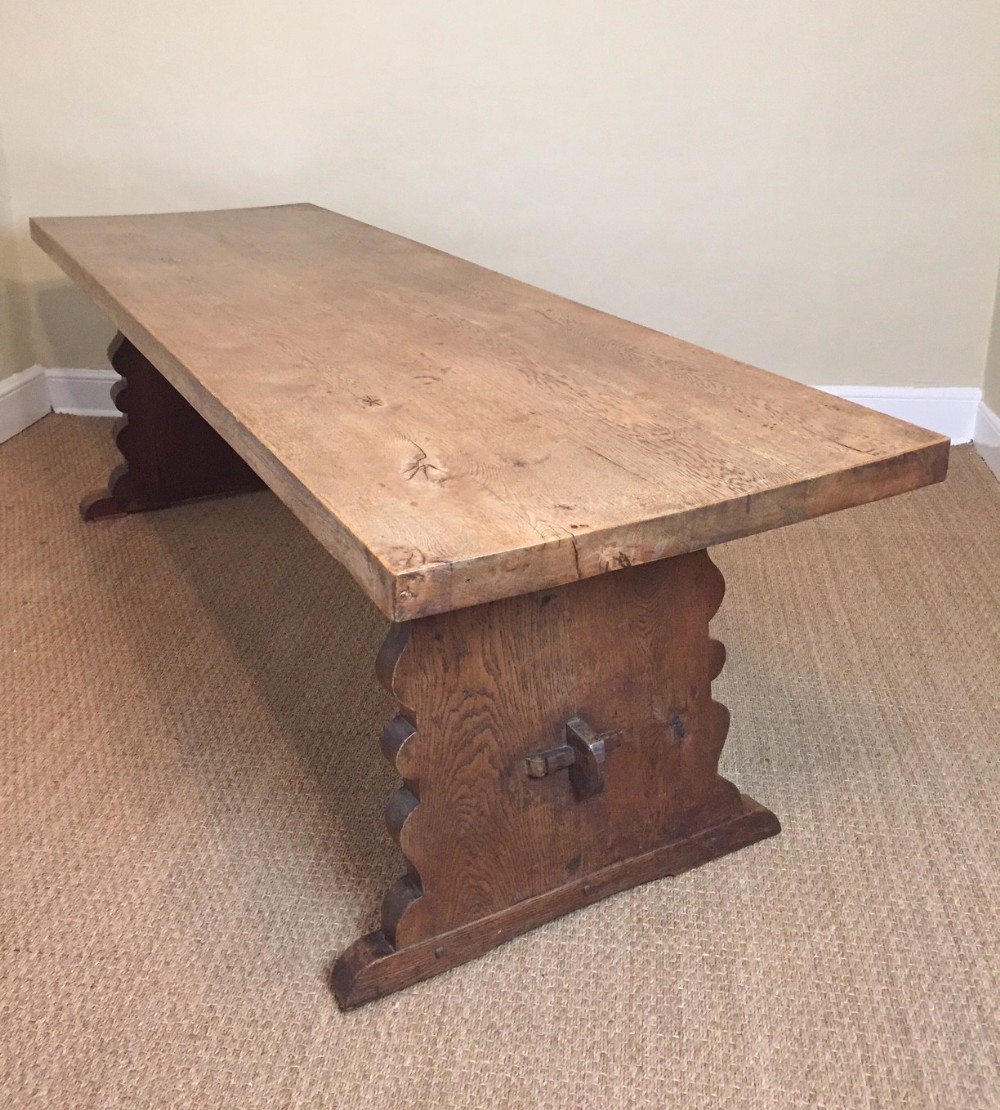 An Arts and Crafts oak refectory table c 1910