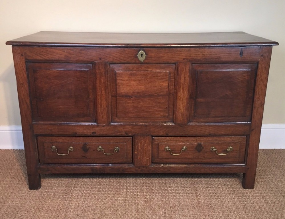 A George 111 oak mule chest circa 1800