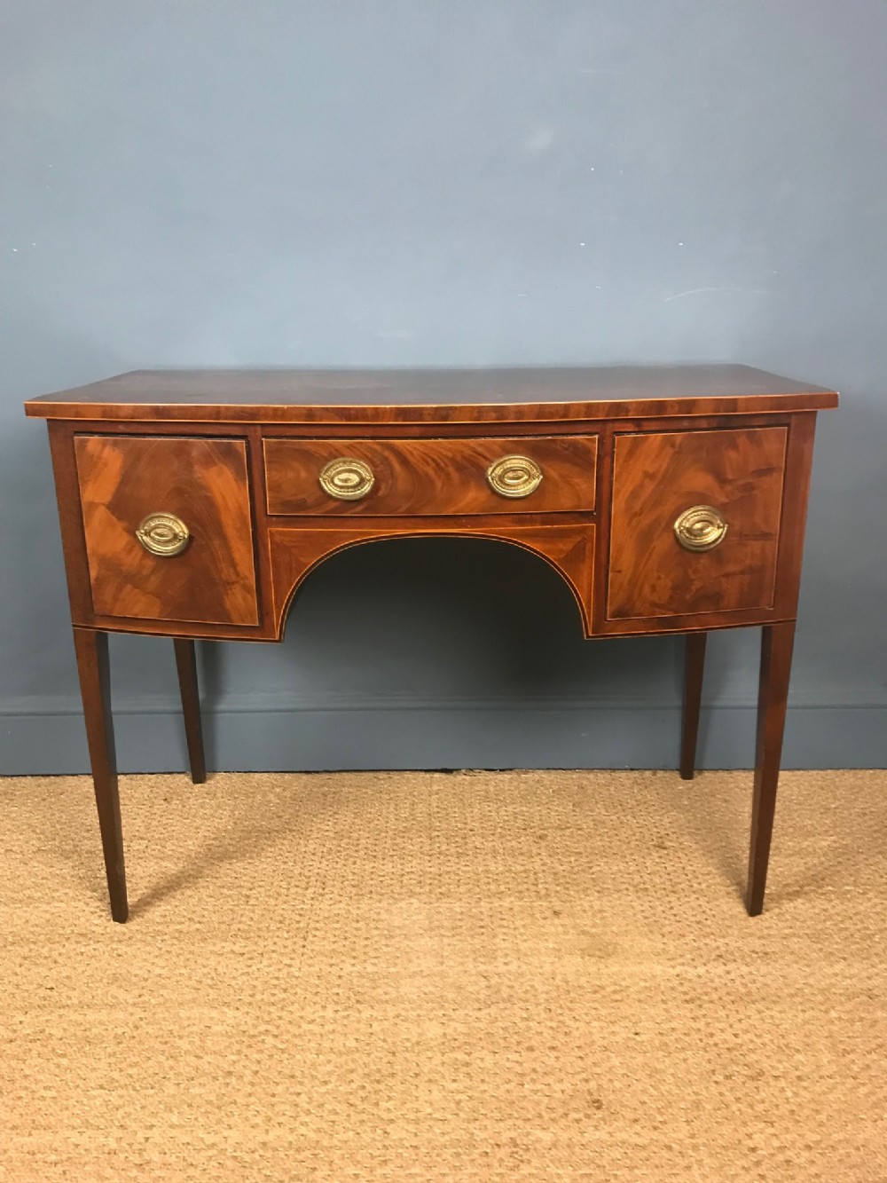 A George 111 mahogany Sheraton period dressing table circa 1780