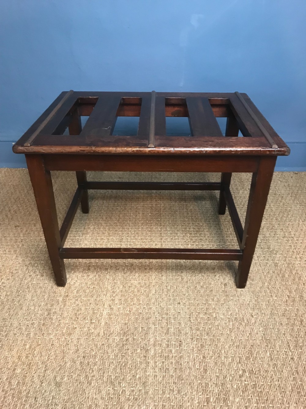 An Edwardian mahogany and brass mounted luggage rack circa 1910 View II