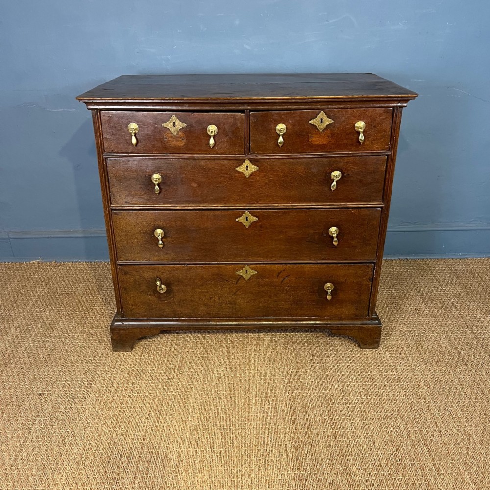 A William and Mary oak chest of drawers circa 1700