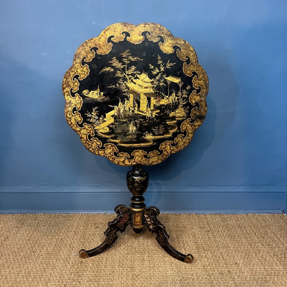 A rare Chinese Export chinoiserie lacquer table of lobed form circa 1840