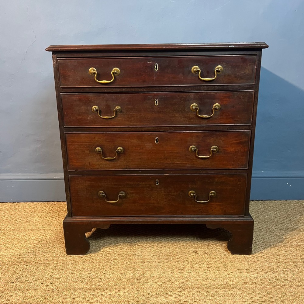 A small George 111 mahogany chest of drawers circa 1780