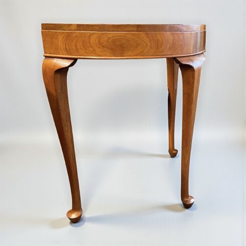 DEMILUNE SIDE CONSOLE TABLE - ADDITIONAL PHOTO 2