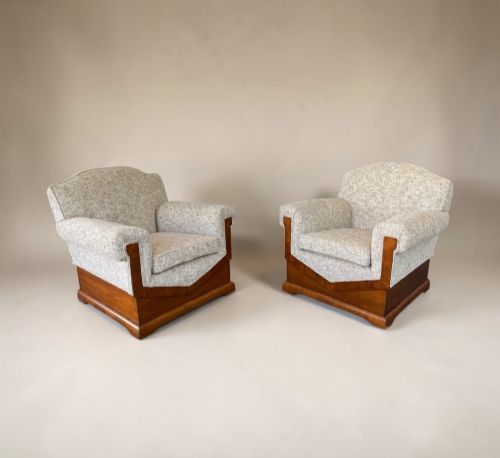 A PAIR OF ART DECO LOUNGE CHAIRS