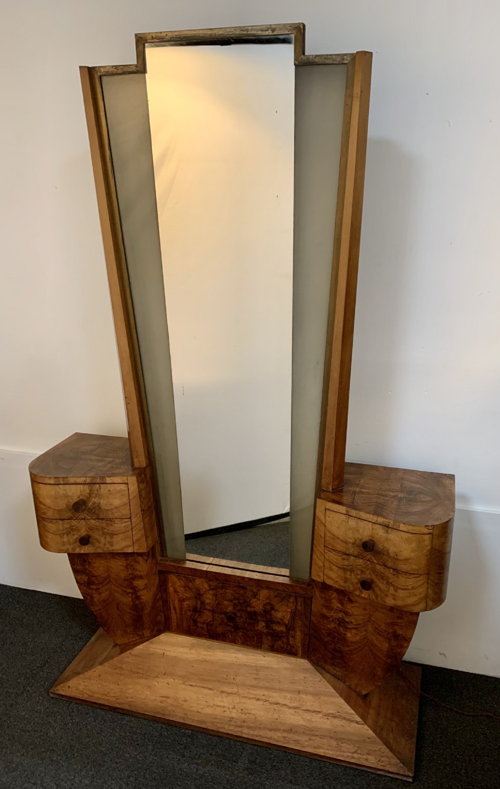Art Deco Dressing Table View XIII
