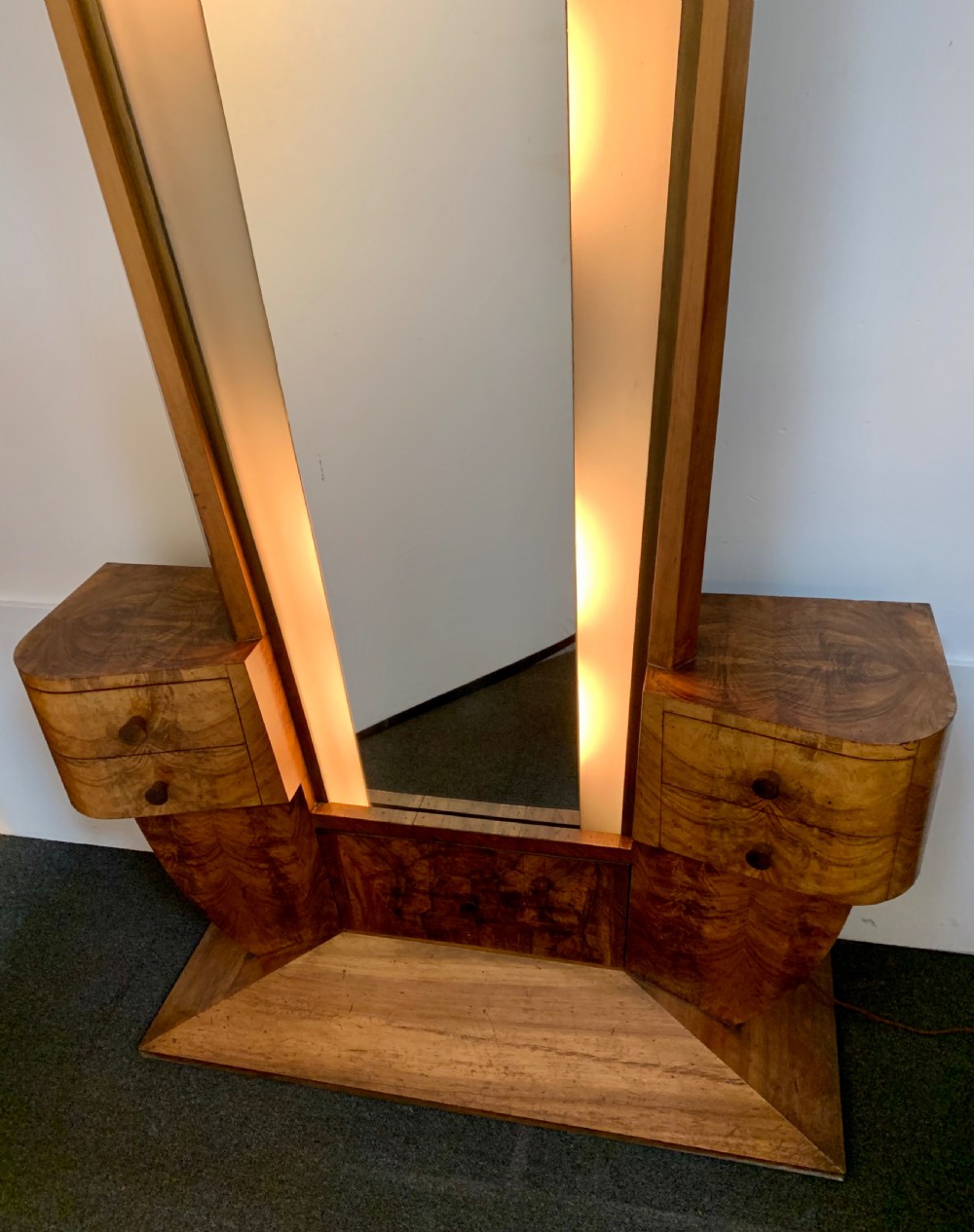 Art Deco Dressing Table View XIV