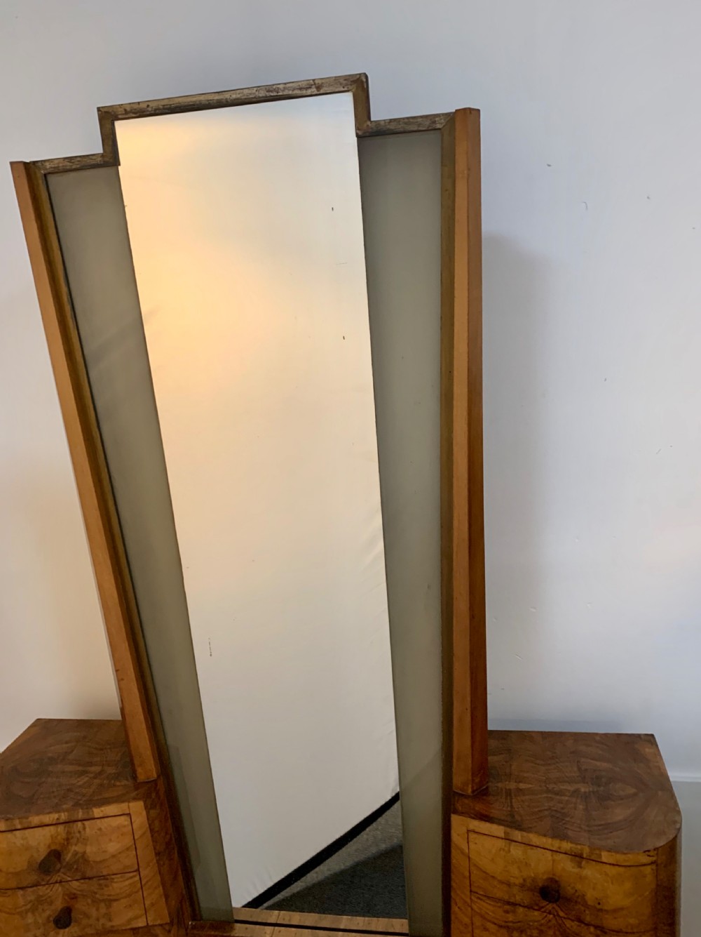 Art Deco Dressing Table View XV