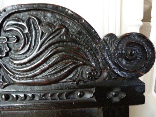 fig 5. Oak wainscot chair c.1660 and later.