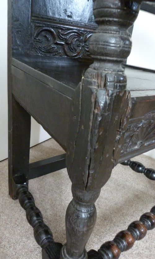fig 3. Oak wainscot chair c.1660 and later.