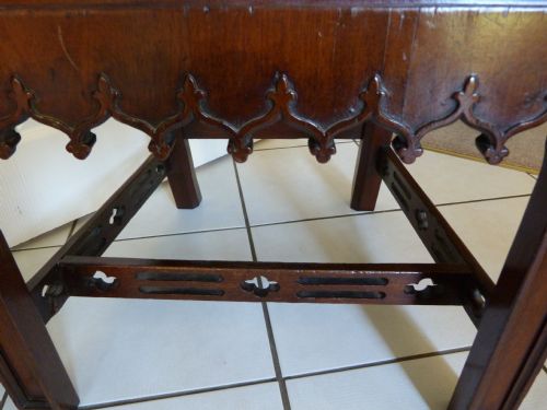fig 2. George III Chippendale 'Gothick' chair c.1770.