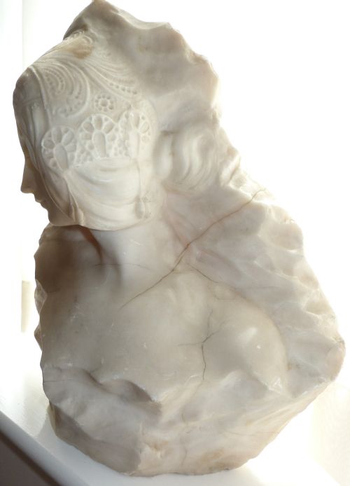 fig 3. Alabaster Bust of Louise De La Valliere c.1900; by Vittorio Pochini.