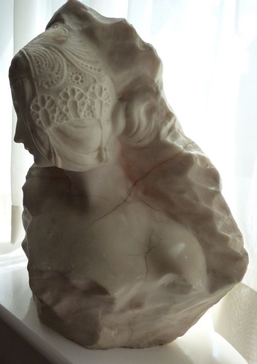 fig 2. Alabaster Bust of Louise De La Valliere c.1900; by Vittorio Pochini.