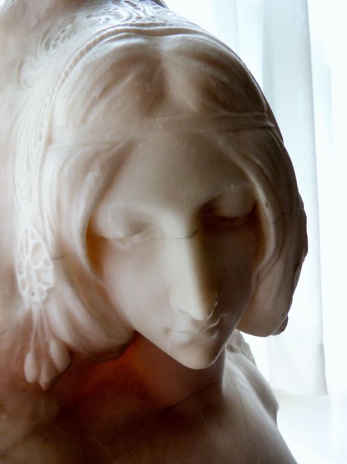 fig 4. Alabaster Bust of Louise De La Valliere c.1900; by Vittorio Pochini.