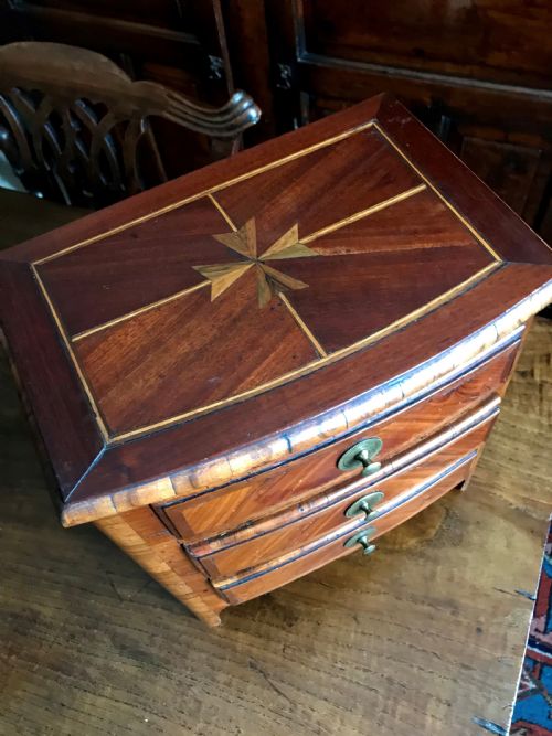 MINIATURE 19TH CENTURY KINGWOOD CHEST OF DRAWERS - ADDITIONAL PHOTO 2