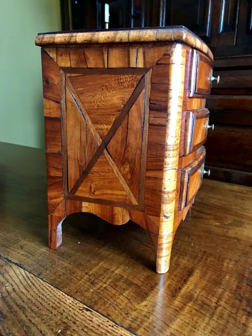 MINIATURE 19TH CENTURY KINGWOOD CHEST OF DRAWERS - ADDITIONAL PHOTO 4