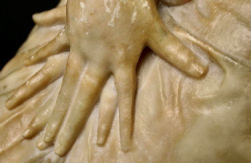 ART NOUVEAU STATUE IN ALABASTER OF A YOUNG WOMAN STANDING IN A POOL C1900 - ADDITIONAL PHOTO 8