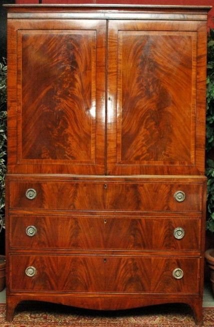Late Georgian Mahogany Press C.1800