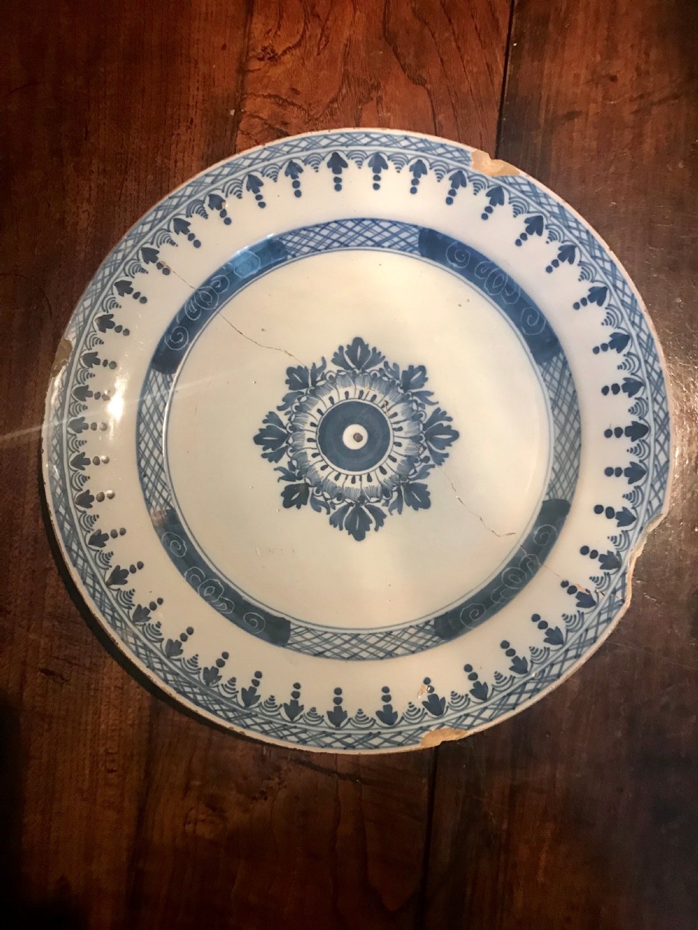Delft charger, 18th century. 