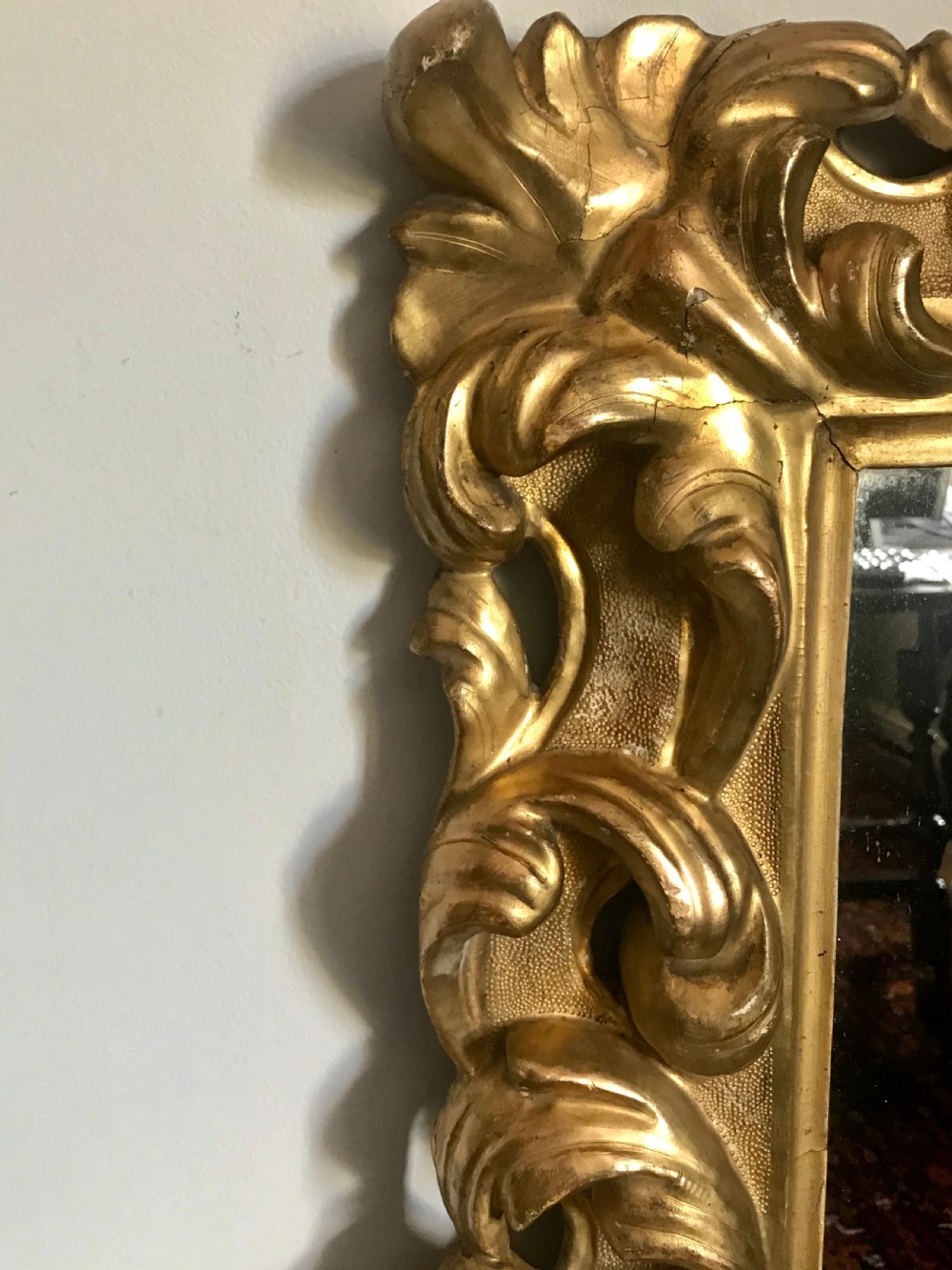 Early 19th century Florentine carved and giltwood mirror. View III
