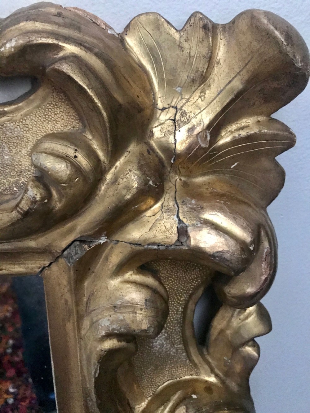 Early 19th century Florentine carved and giltwood mirror. View VI