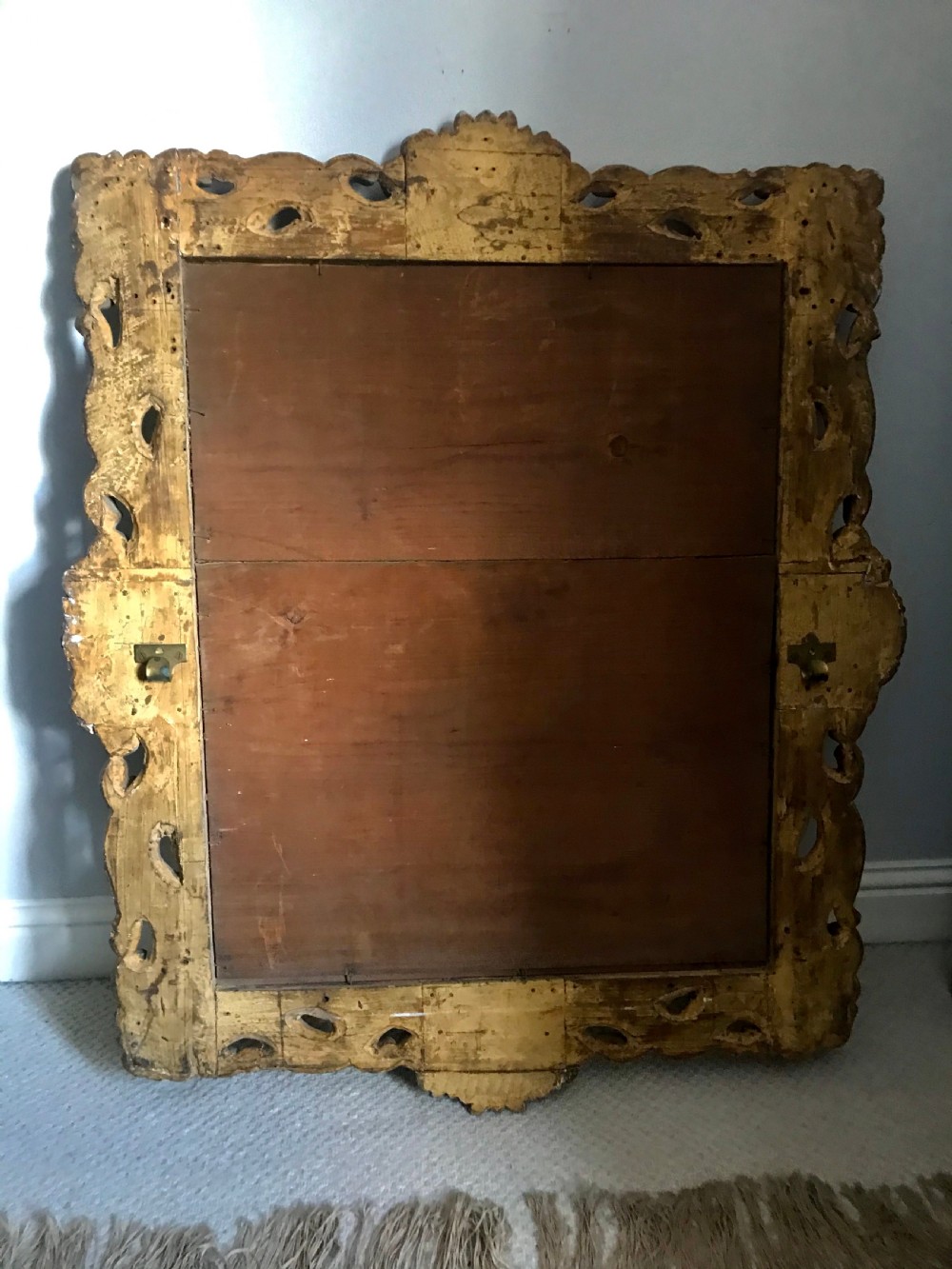 Early 19th century Florentine carved and giltwood mirror. View VIII