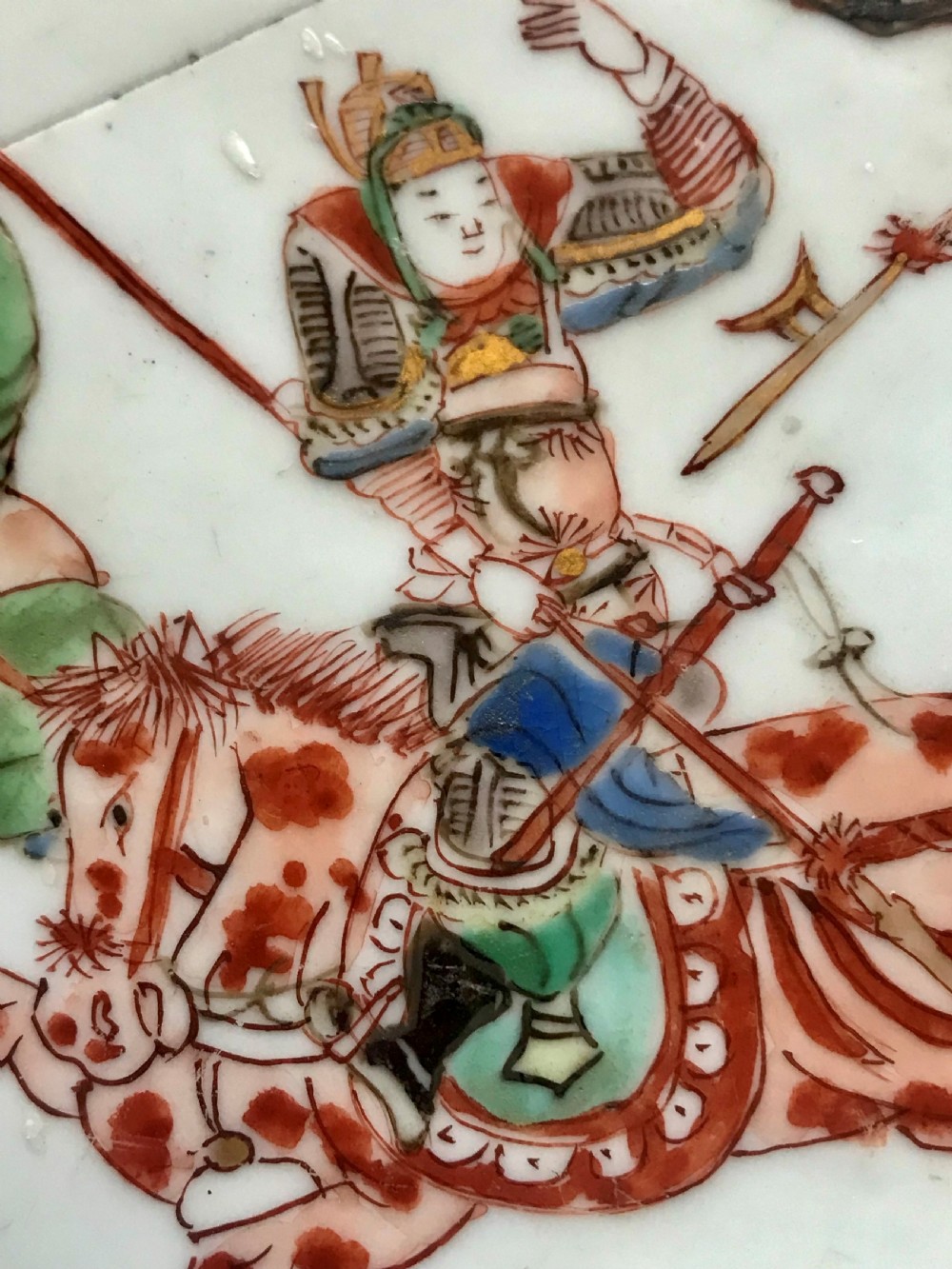 Rare Chinese Kangxi ‘Mounted Warriors' charger (1662-1722) View IV