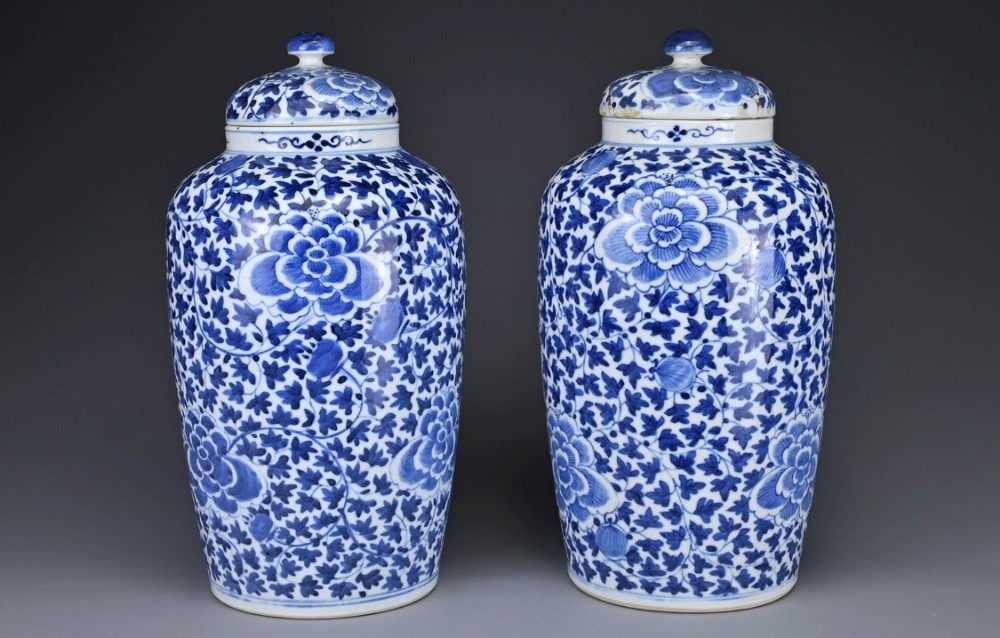 Pair of Chinese porcelain jars, Qing Dynasty.