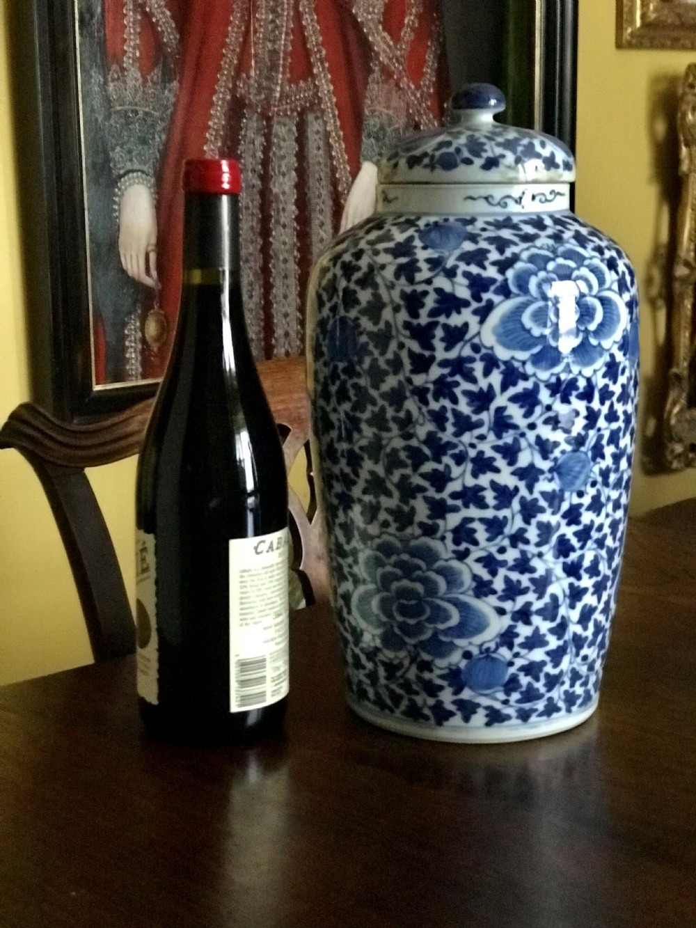 Pair of Chinese porcelain jars, Qing Dynasty. View V