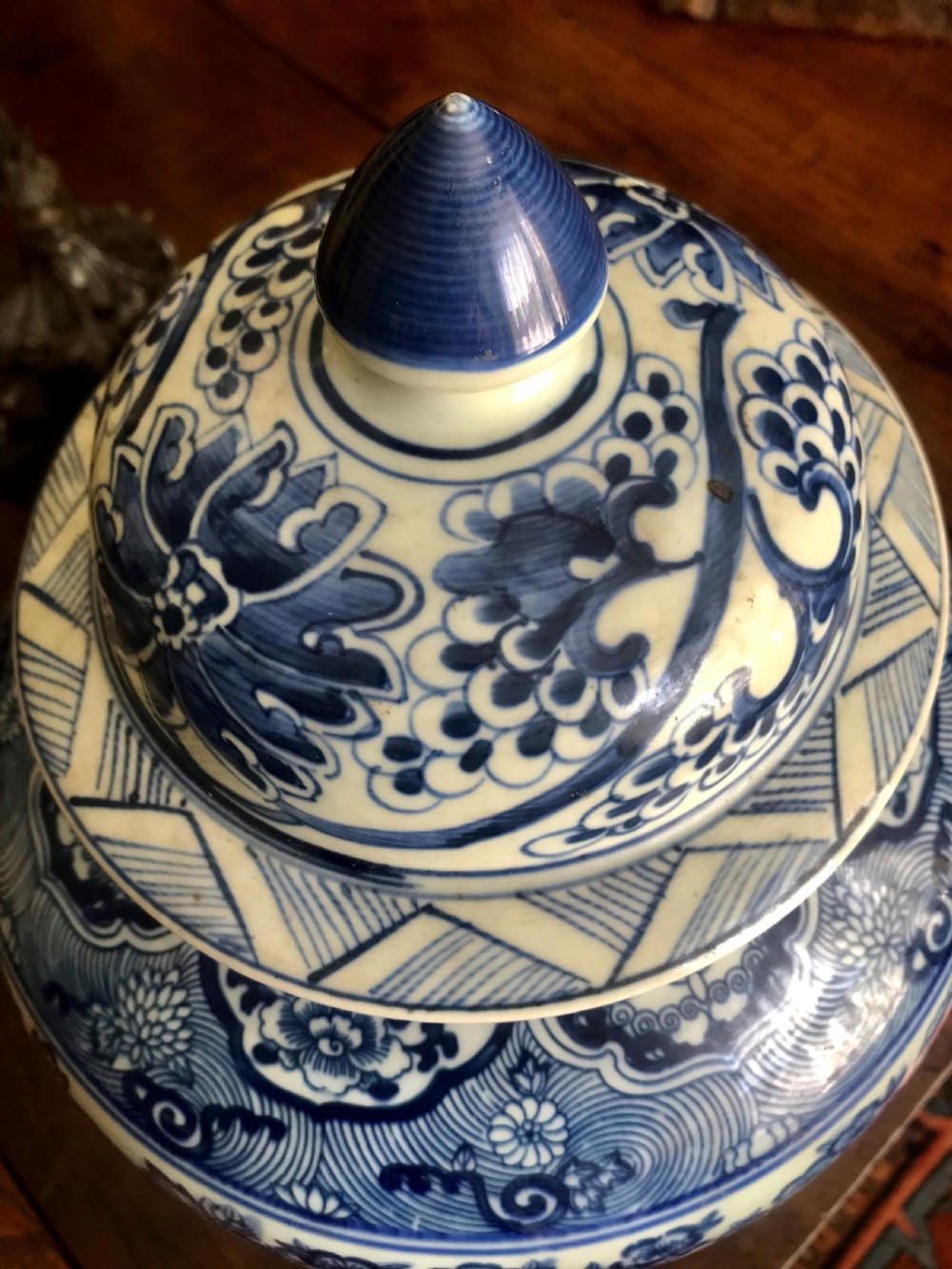 Large Qing Dynasty Chinese blue and white porcelain jar. View II