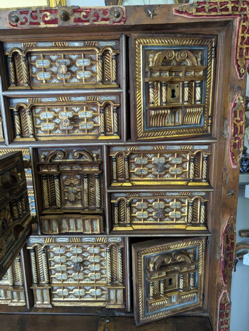 EARLY 1700S WALNUT SPANISH VARGUENO WITH 19TH CENTURY STAND - ADDITIONAL PHOTO 9