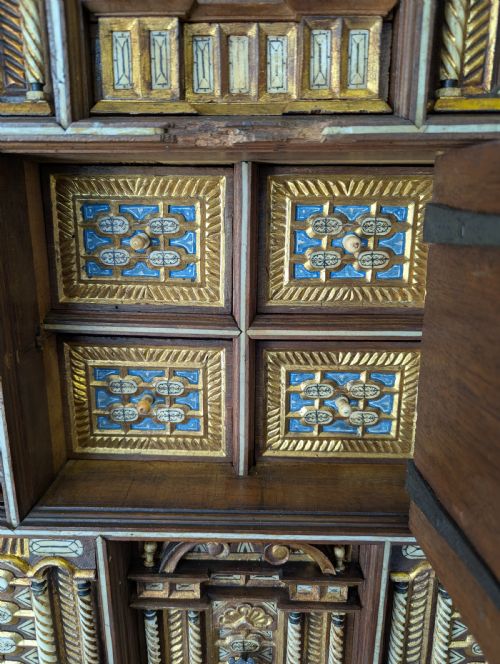 EARLY 1700S WALNUT SPANISH VARGUENO WITH 19TH CENTURY STAND - ADDITIONAL PHOTO 10