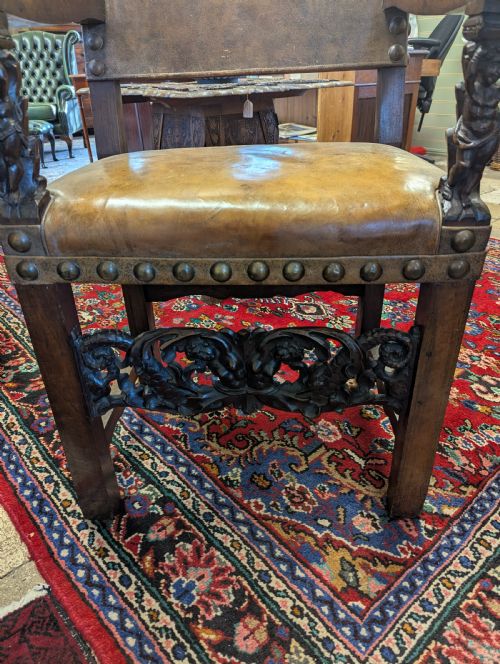 18TH CENTURY EUROPEAN WALNUT AND LEATHER THRONE CHAIR - ADDITIONAL PHOTO 6