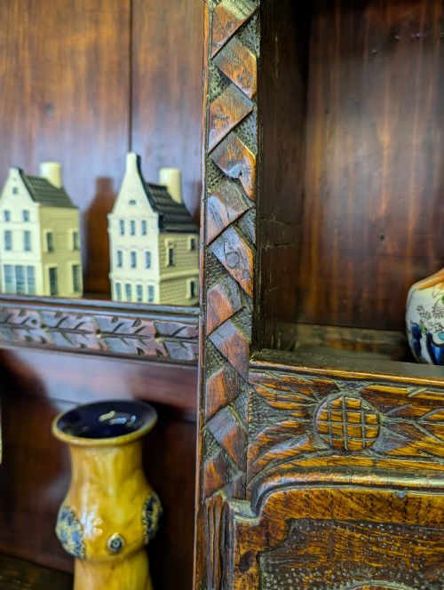 18TH CENTURY ORNATELY CARVED JACOBEAN OAK DRESSER - ADDITIONAL PHOTO 10