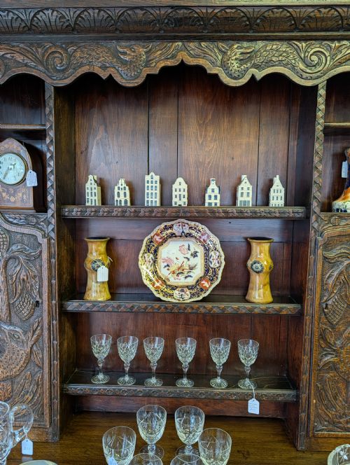 18TH CENTURY ORNATELY CARVED JACOBEAN OAK DRESSER - ADDITIONAL PHOTO 16