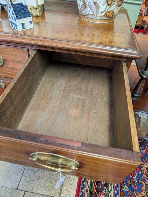 CIRCA 1800 GEORGIAN MAHOGANY CHEST - ADDITIONAL PHOTO 2