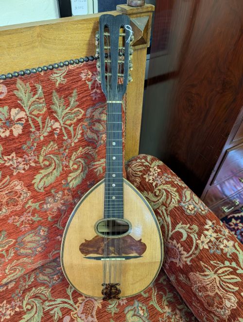 19TH CENTURY ITALIAN 8 STRING FLAT BACK MANDOLIN