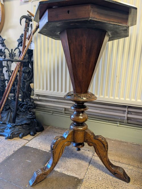 19TH CENTURY WALNUT CHESS SEWING TABLE - ADDITIONAL PHOTO 6