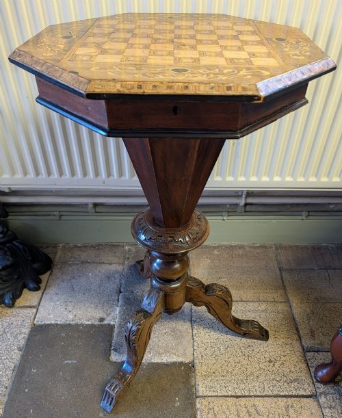 19TH CENTURY WALNUT CHESS SEWING TABLE - ADDITIONAL PHOTO 9