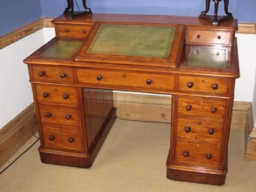 Good Victorian Mahogany Pedestal Desk