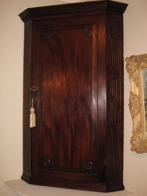 Georgian Mahogany Hanging Corner Cupboard