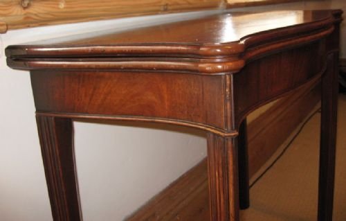 fig 2. Georgian Serpentine front Tea Table