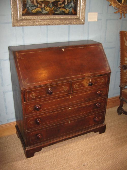 RARE GEORGIAN PAINTED PINE BUREAU - ADDITIONAL PHOTO 1