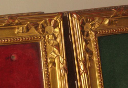 FINE PAIR OF EDWARDIAN HANGING GILT DISPLAY CASES - ADDITIONAL PHOTO 7