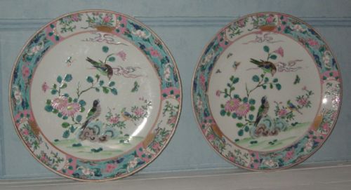 pair of chinese porcelain chargers - CATEGORY: ANTIQUE CERAMICS - DATED 1800